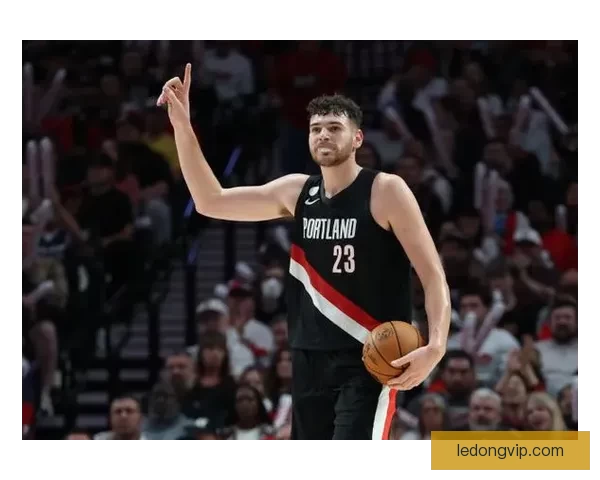 里程碑时刻克林根超小洛创造开拓者队史单赛季进攻篮板纪录